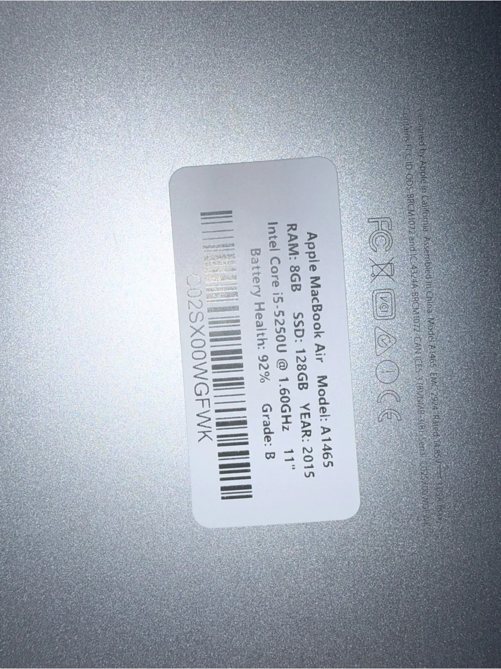 Apple MacBook Air 2015 128GB - Silver Aluminum Laptop with Black Keyboard